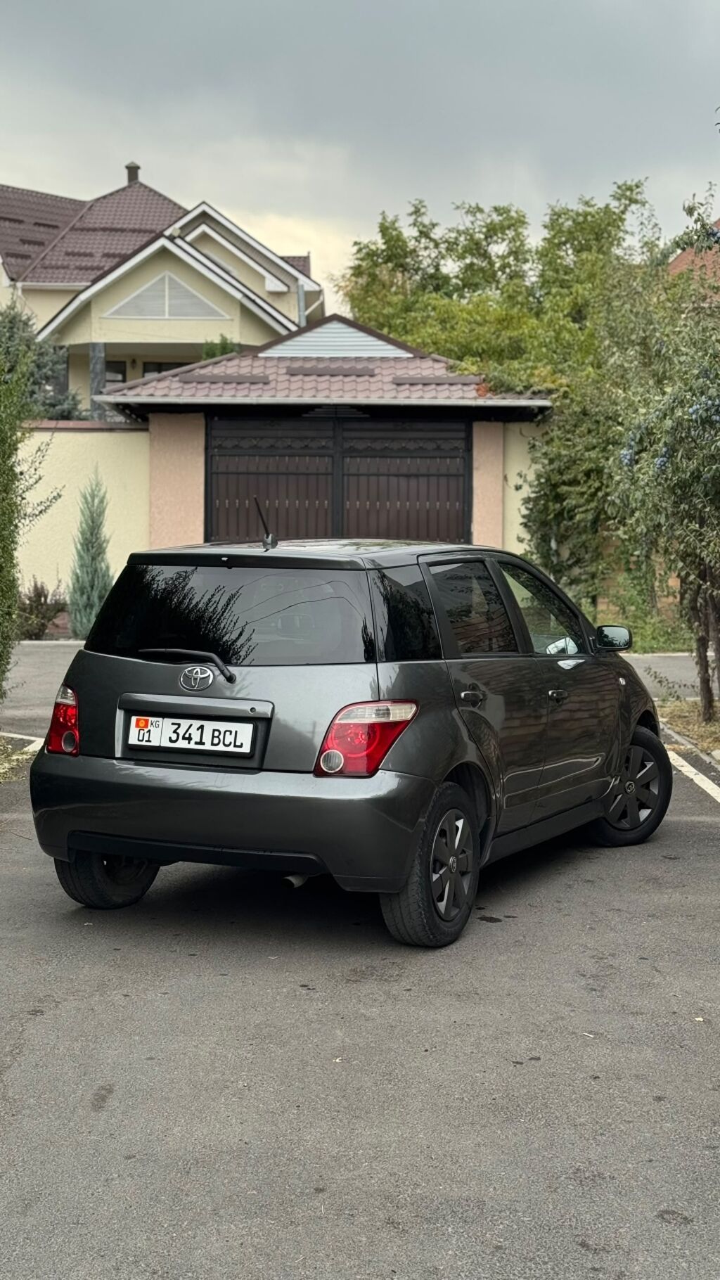 Toyota Ist: 2005 г., 1.3 л, Автомат, Бензин, Хэтчбэк: фото 6