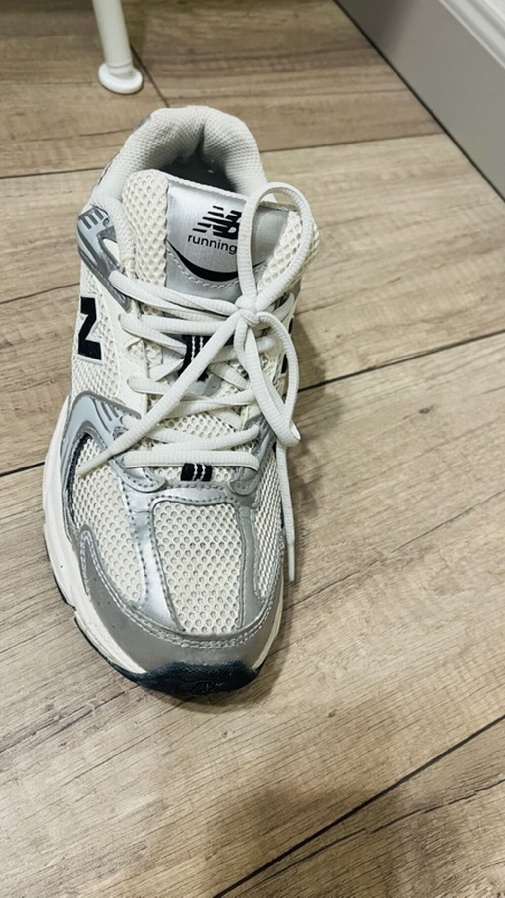 Оригинал! Состояние отличное. New Balance 530 Маломерят. Подойдут: фото 1