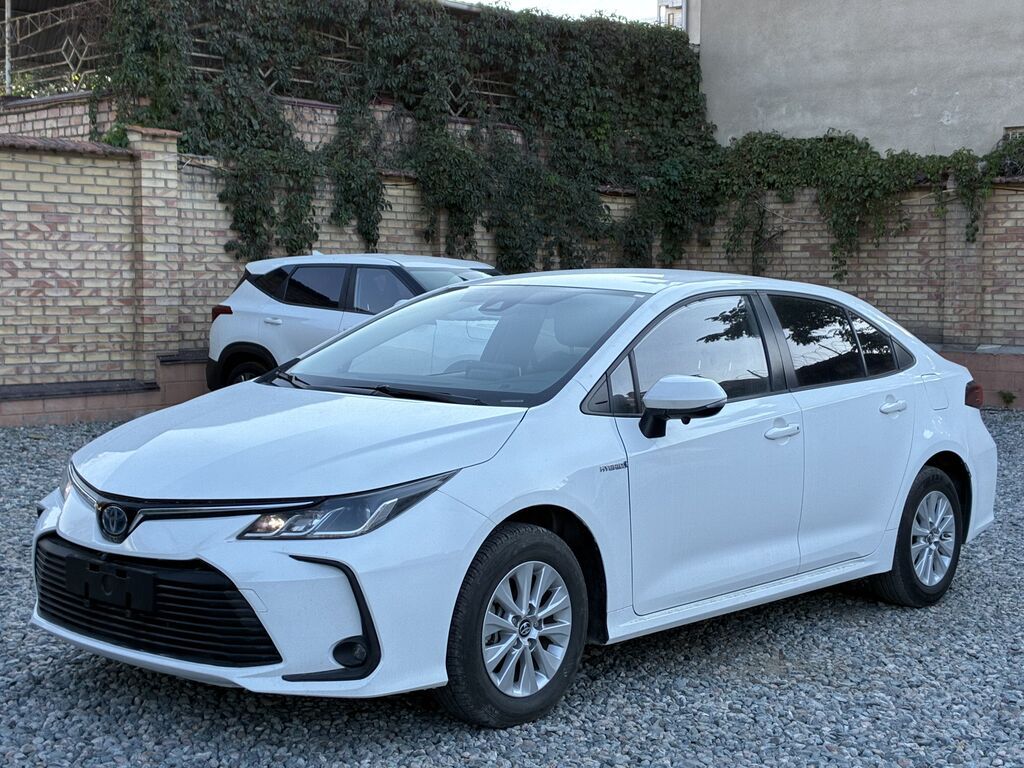 Toyota Corolla: 2021 г., 1.8 л, Вариатор, Гибрид, Седан: фото 4