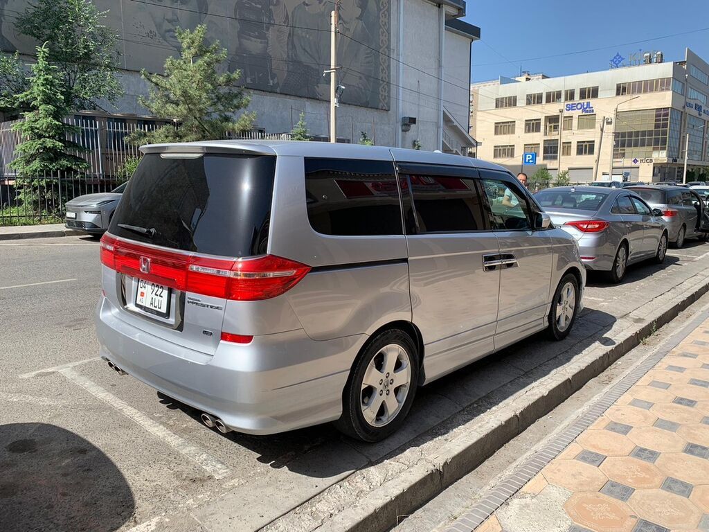 Honda Elysion: 2011 г., 3.5 л, Автомат, Бензин, Минивэн: фото 4