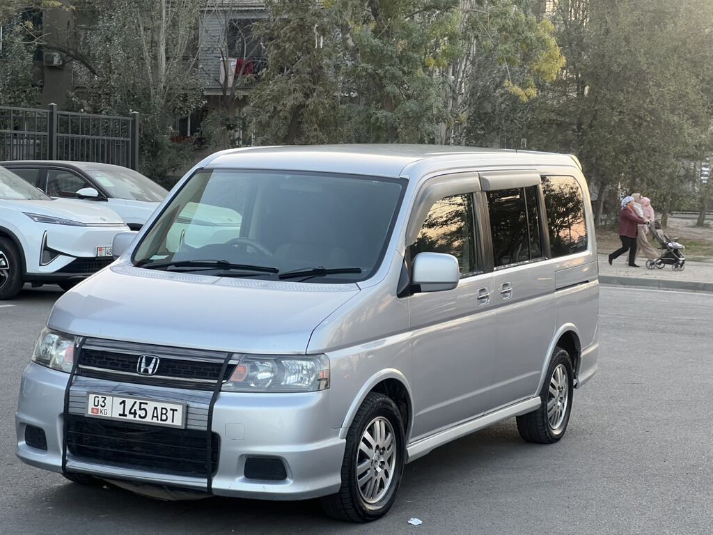 Honda Stepwgn: 2003 г., 2 л, Автомат, Бензин, Минивэн: фото 2