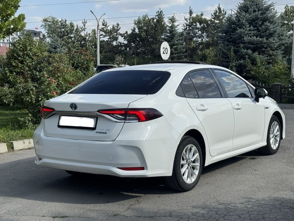 Toyota Corolla: 2019 г., 1.8 л, Вариатор, Гибрид, Седан: фото 5