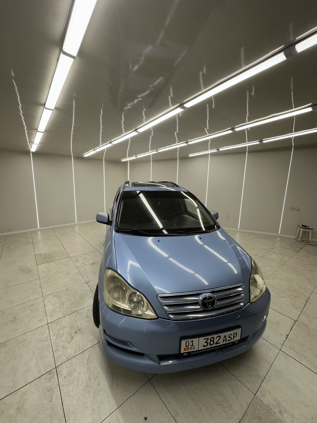 Продам Toyota Avensis Verso, 2004 г., 2 л, минивэн: фото 2