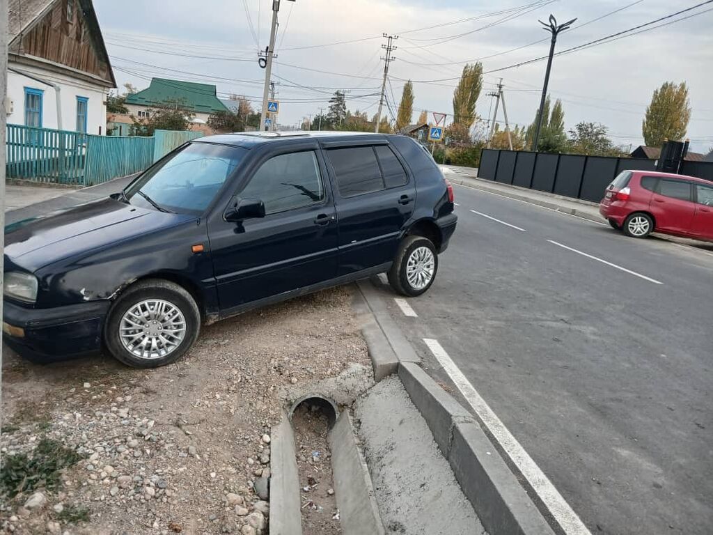 Volkswagen Golf: 1994 г., 1.8 л, Механика, Бензин, Седан: фото 6