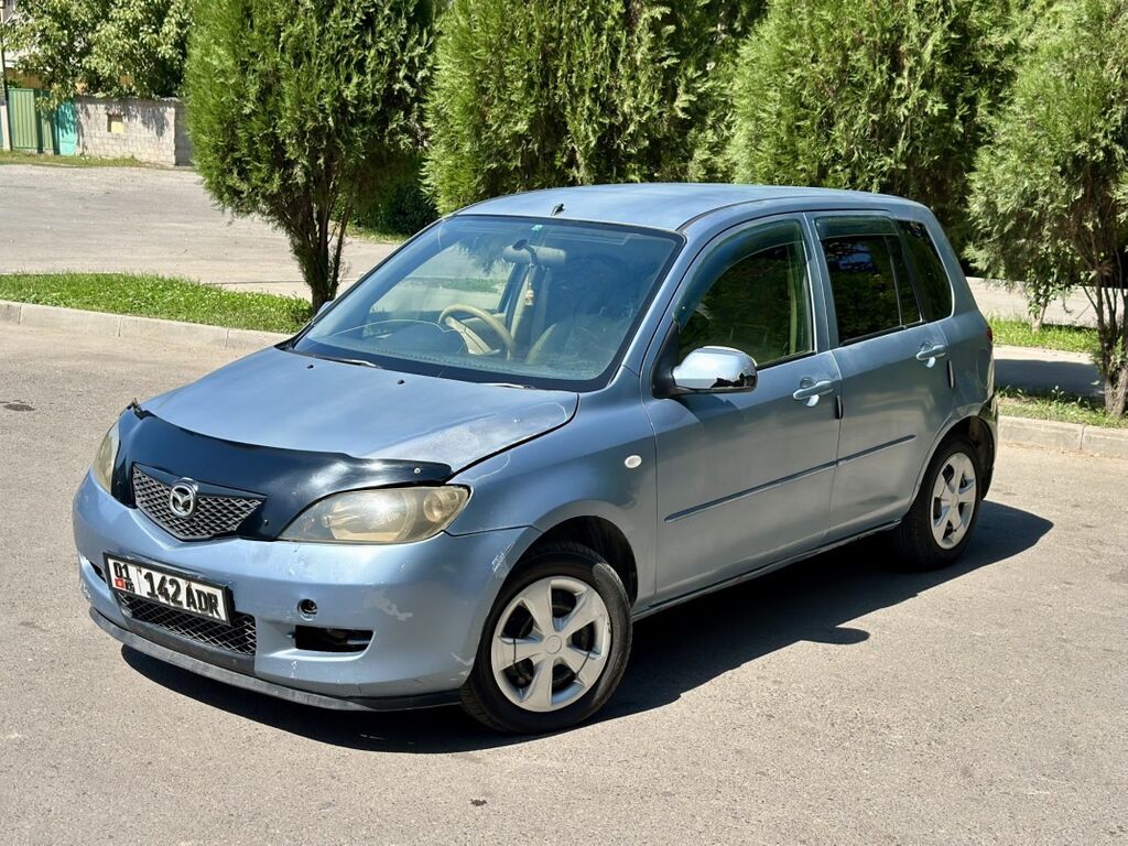 Mazda Demio: 2004 г., 1.3 л, Автомат, Бензин, Хэтчбэк: фото 2