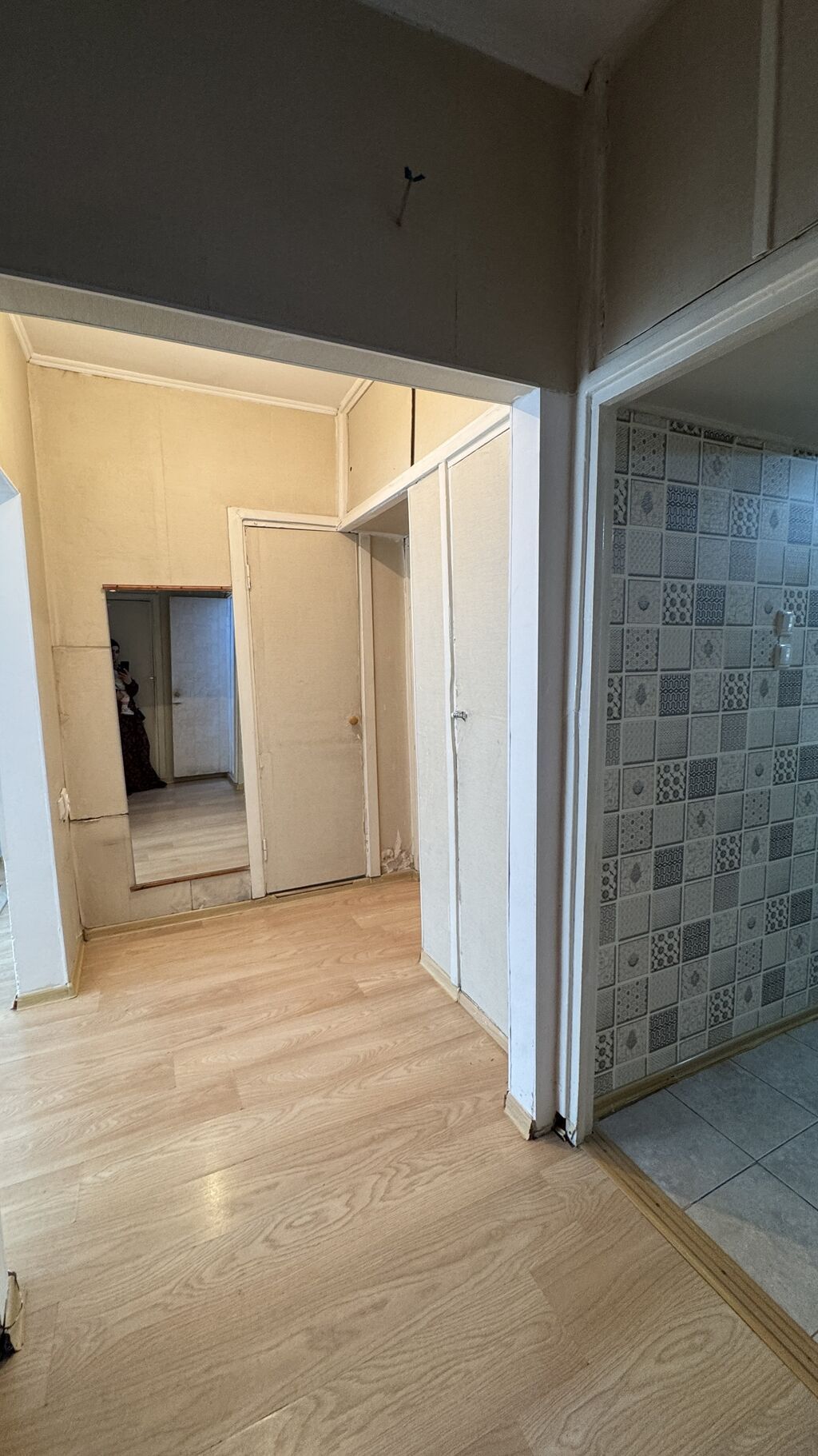 2 комнаты, 50 м², Аламедин-1 мкр 105 серия, 1 этаж, Требуется ремонт: фото 5