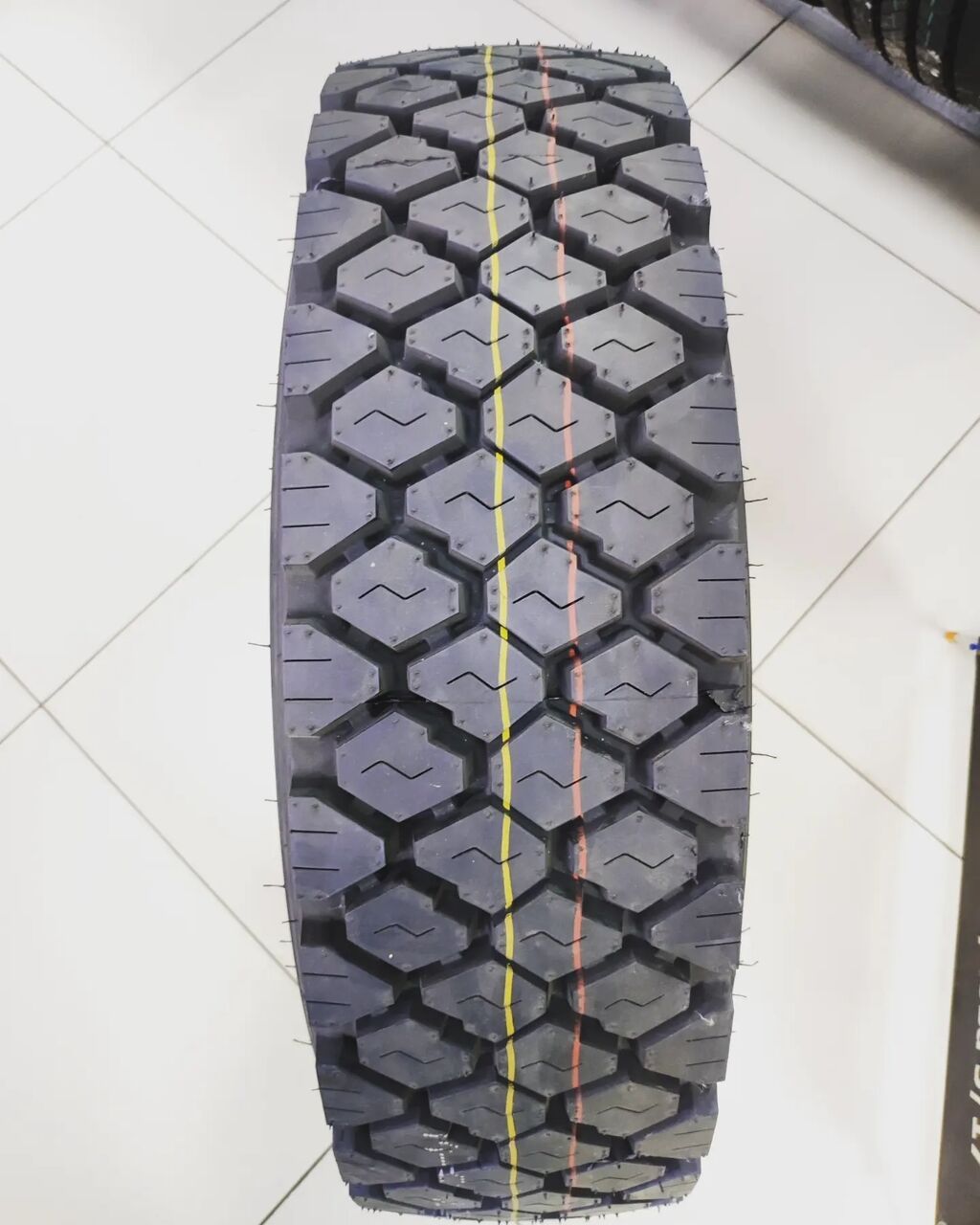 Шина грузовая BOTO 235/75 R17.5 18PR: фото 2