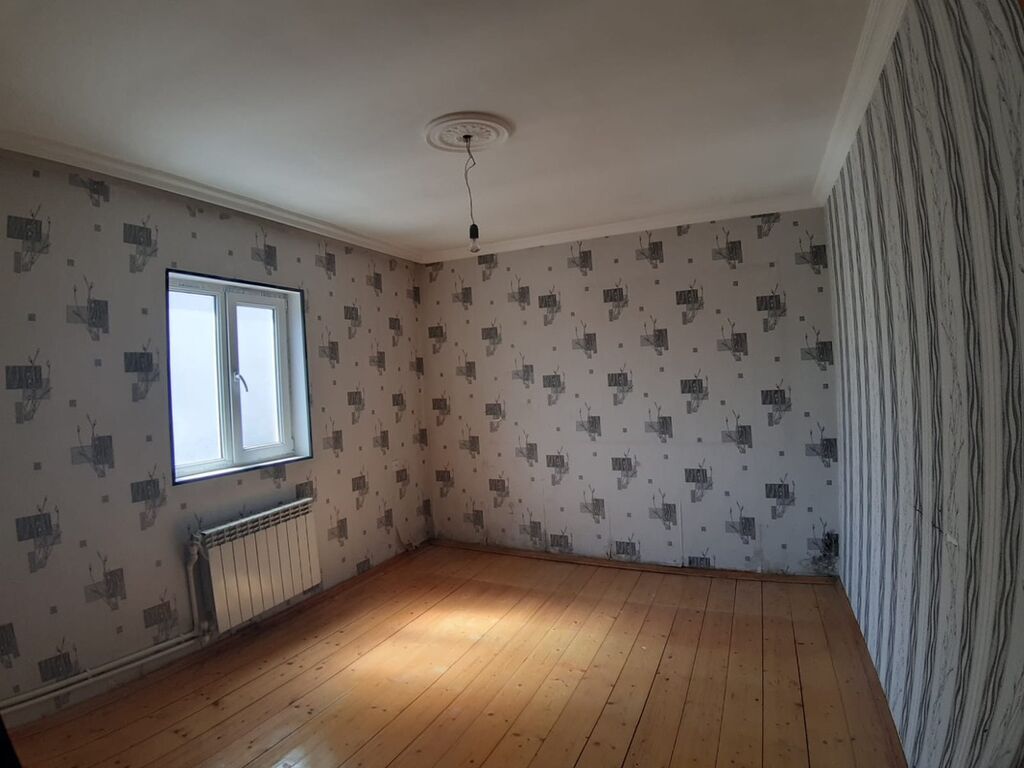 3otaqlı mənzil – mətbəx mebelli və qaz plitəsi ilə - Plan: 3 ayrı