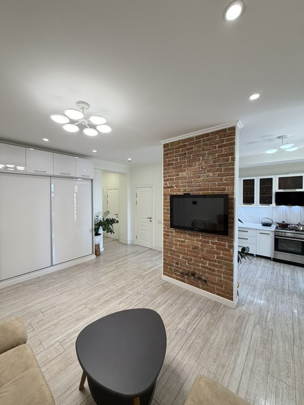 3 комнаты, 73 м², Элитка, 10 этаж, Косметический ремонт: фото 3