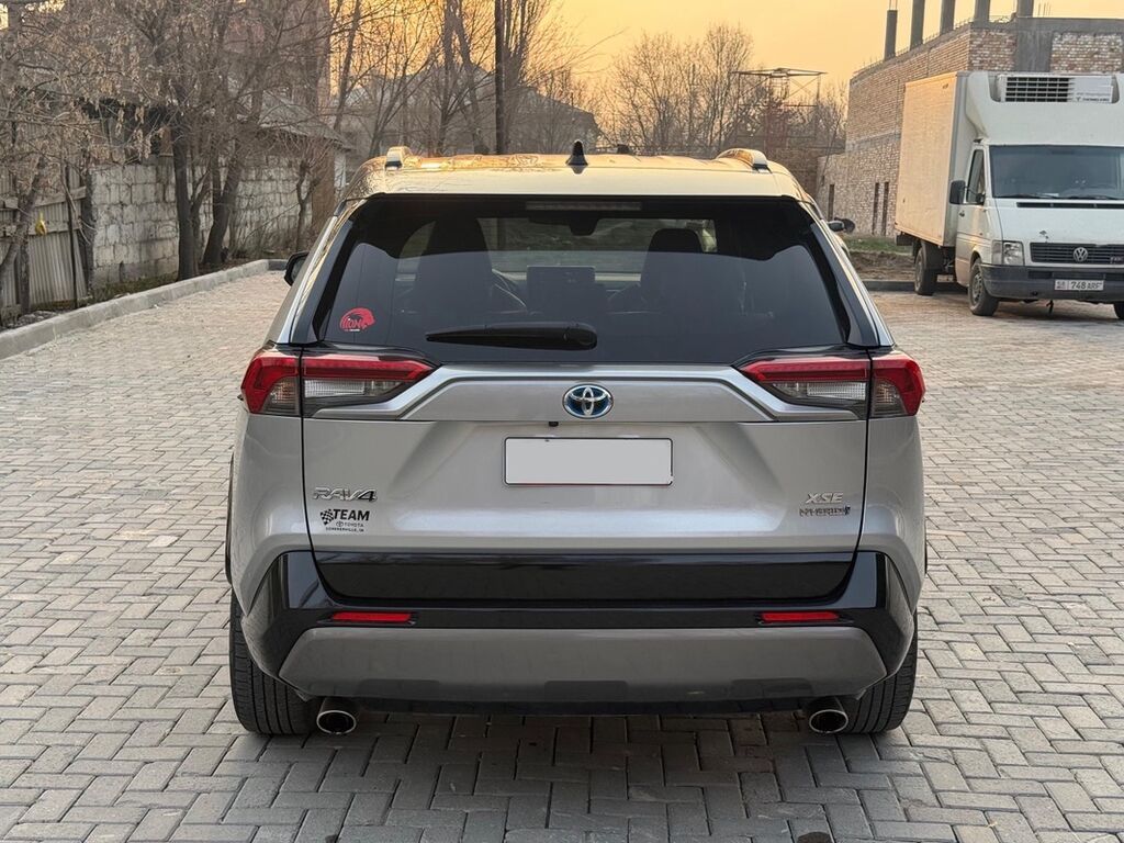 Toyota RAV4: 2019 г., 2.5 л, Вариатор, Гибрид, Кроссовер: фото 2