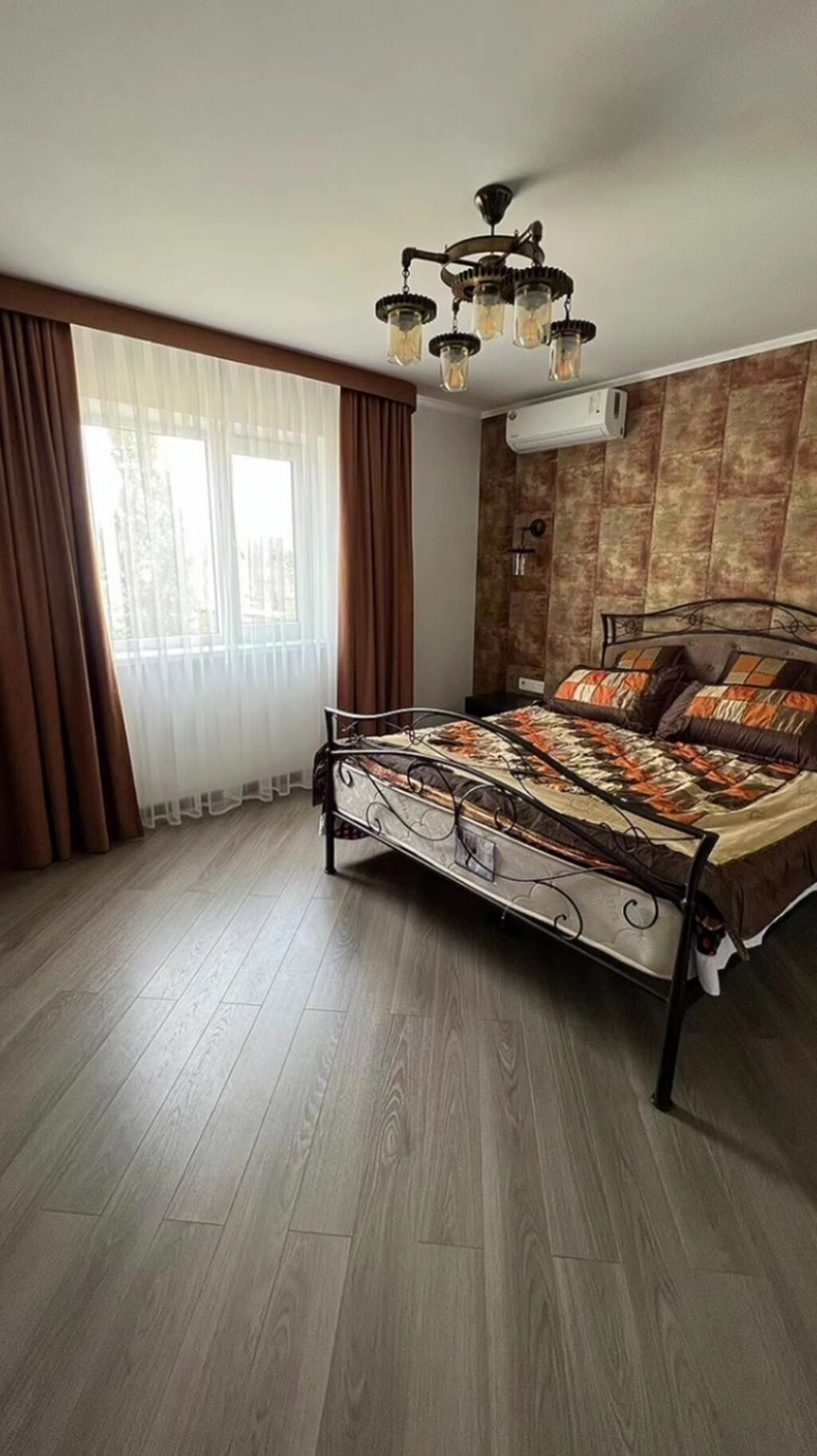 Сдаётся коттедж на ПАНОРАМЕ Что внутри - Просторная гостиная и: фото 7