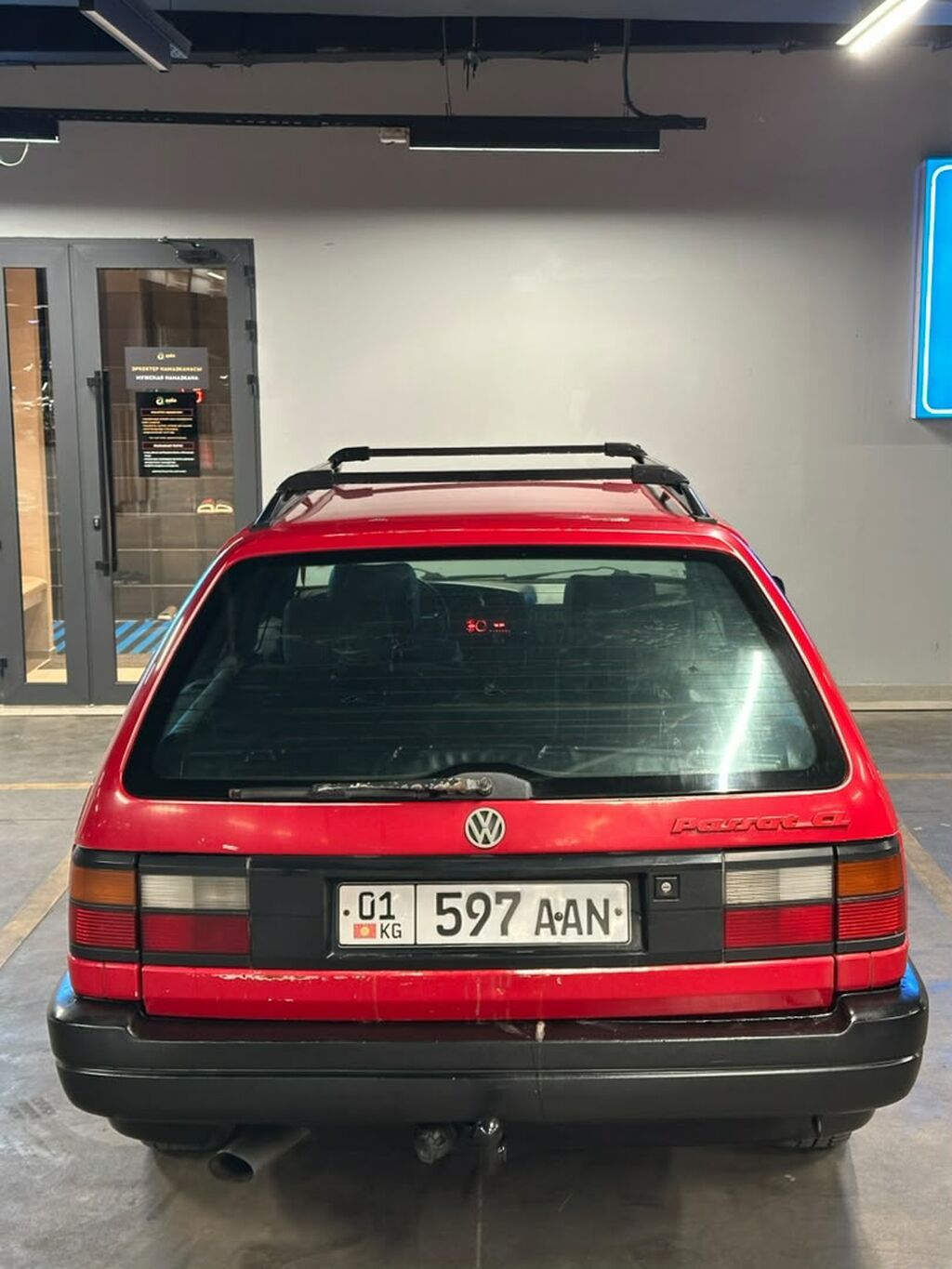 Volkswagen Passat: 1990 г., 1.8 л, Механика, Бензин, Универсал: фото 7