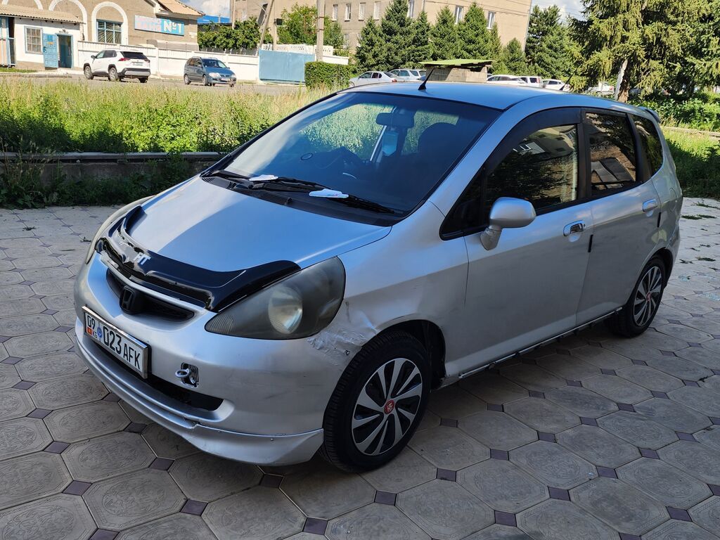 Honda Fit: 2005 г., 1.3 л, Автомат, Бензин, Хэтчбэк: фото 4
