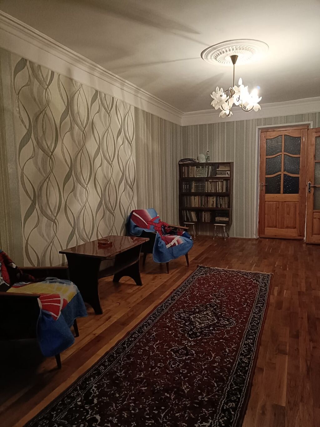 Sumqayıt, 3 otaqlı, Köhnə tikili, 80 kv. m