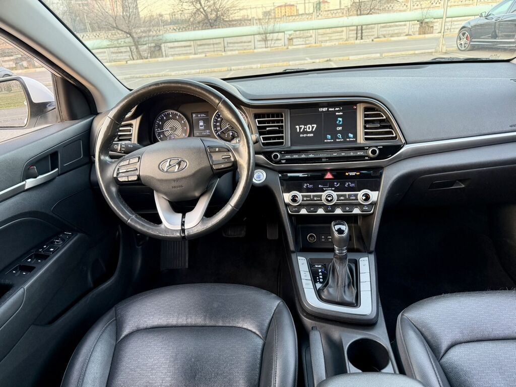 Hyundai Avante: 2019 г., Автомат, Бензин, Седан: фото 7