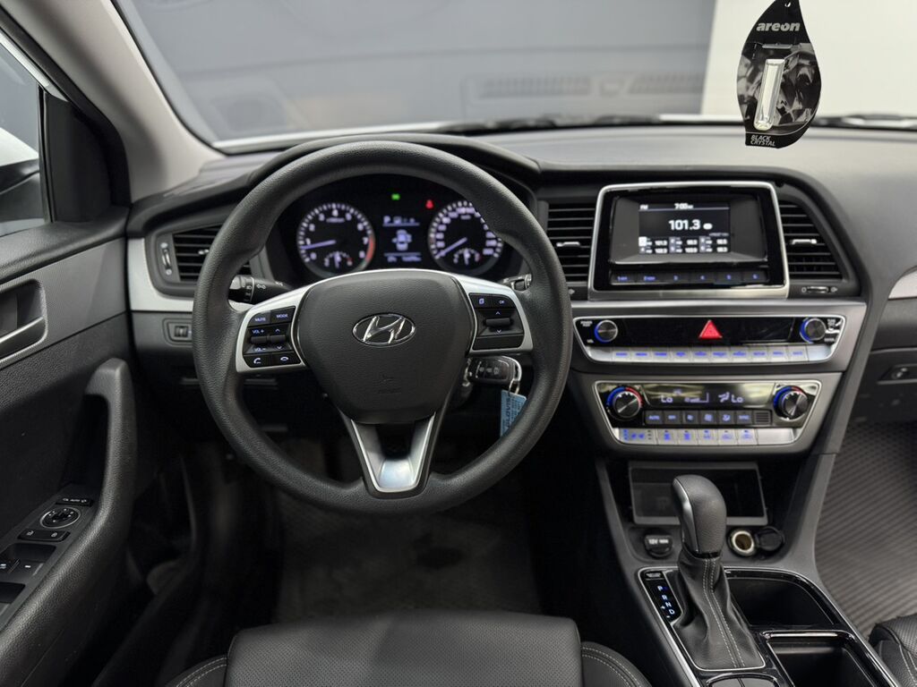 Hyundai Sonata: 2023 г., 2 л, Автомат, Газ, Седан: фото 7