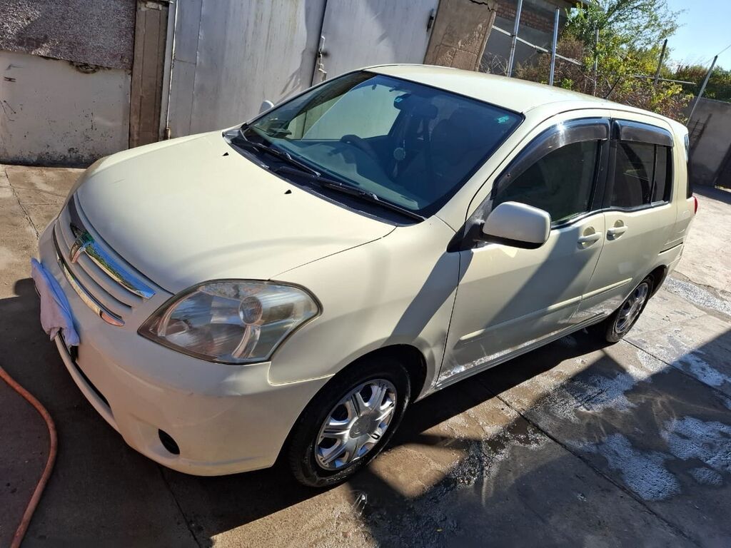 Toyota Raum: 2004 г., 1.5 л, Автомат, Бензин, Универсал: фото 1