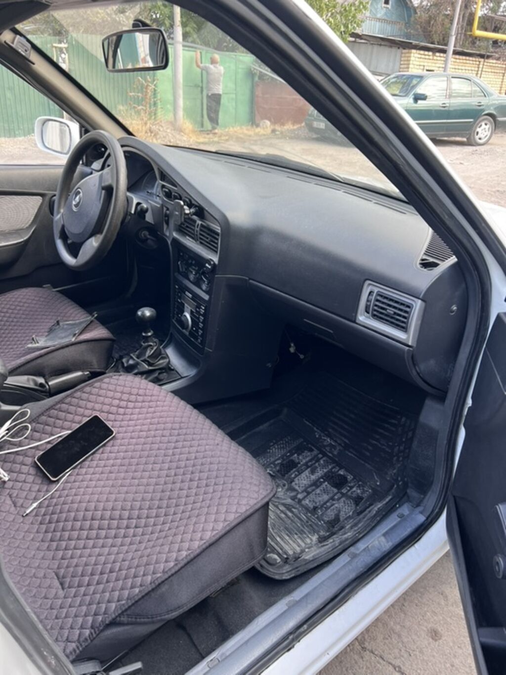 Daewoo Nexia: 2012 г., 1.5 л, Механика, Бензин, Седан: фото 5