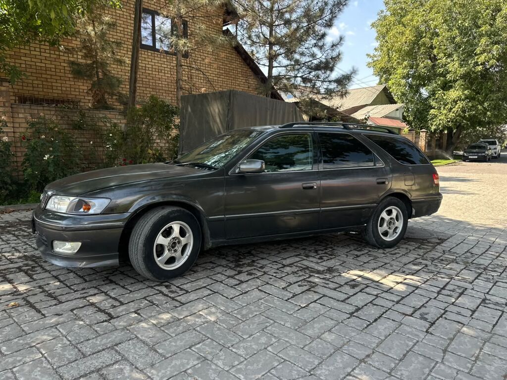 Toyota Qualis: 2000 г., 2.2 л, Автомат, Бензин, Универсал: фото 4