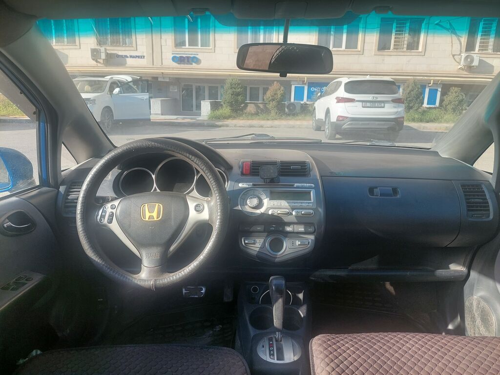 Honda Jazz: 2005 г., 1.3 л, Вариатор, Бензин, Хэтчбэк: фото 7