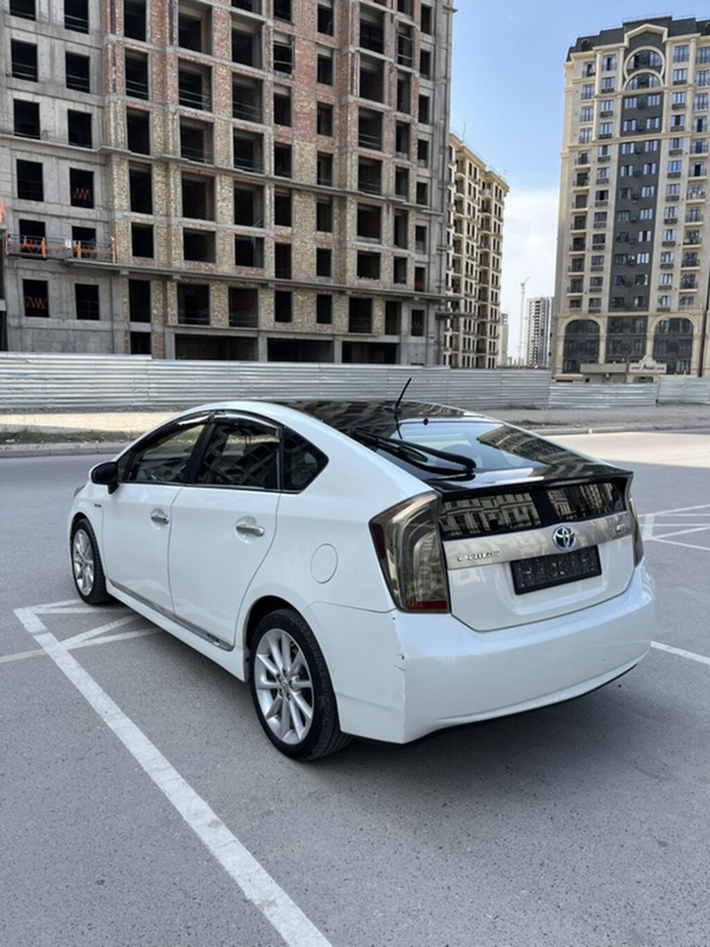 Toyota Prius: 2014 г., 1.8 л, Автомат, Гибрид, Хэтчбэк: фото 5