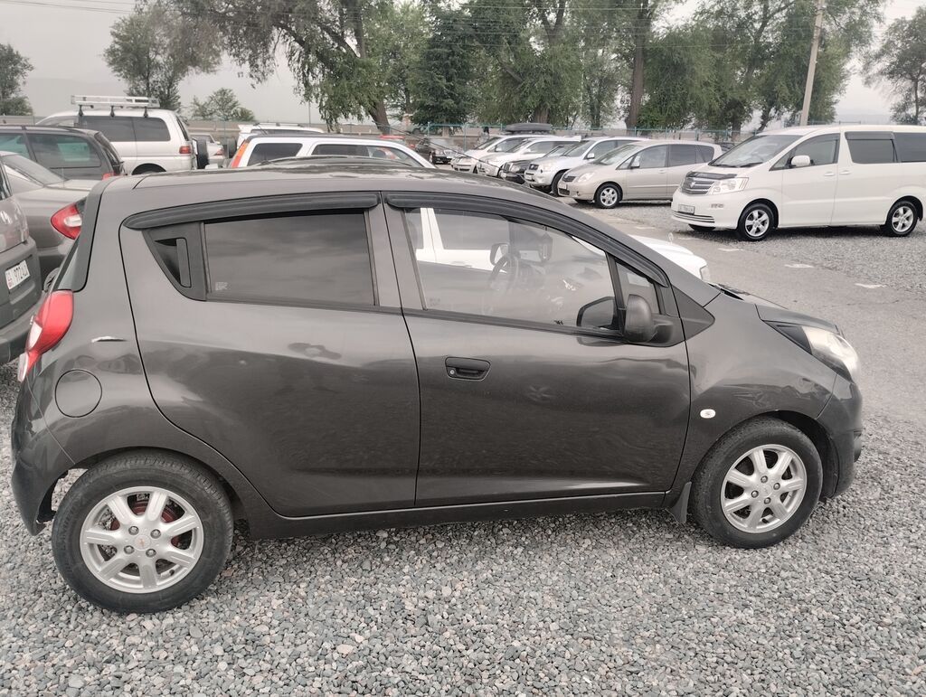 Chevrolet Spark: 2014 г., 1 л, Автомат, Газ, Хэтчбэк: фото 1