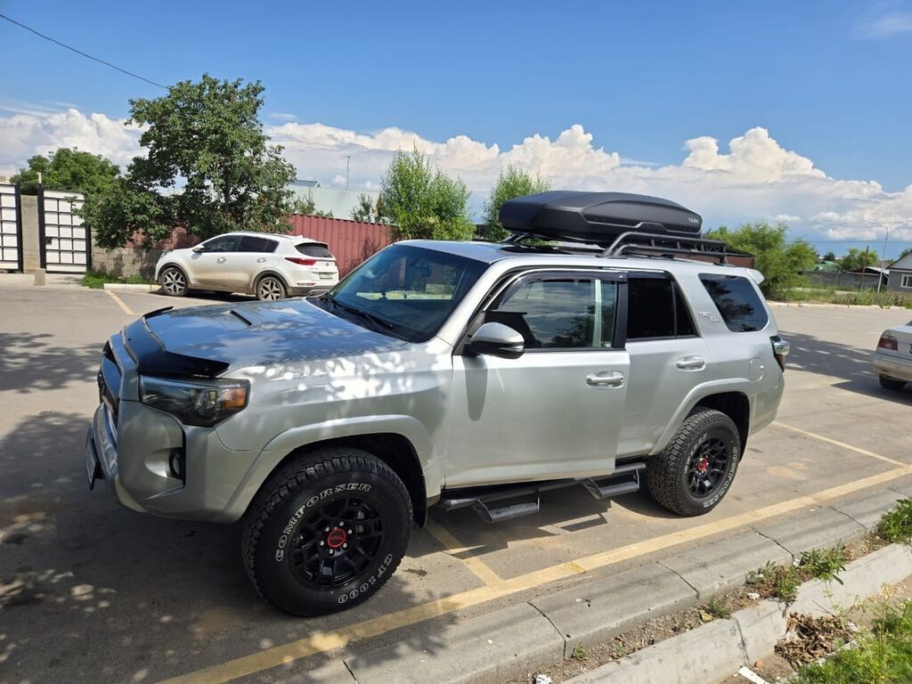 Toyota 4Runner: 2019 г., 4 л, Внедорожник: фото 3