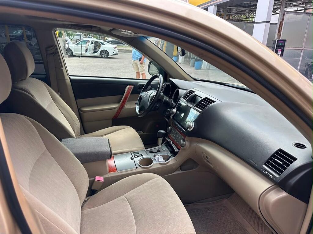 Toyota Highlander: 2008 г., 3.5 л, Автомат, Газ, Внедорожник: фото 4