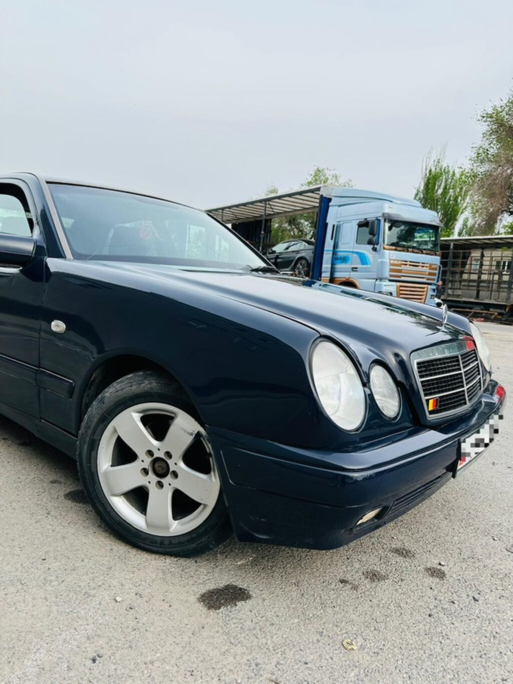 Mercedes-Benz E-Class: 1997 г., 3.2 л, Автомат, Бензин, Седан: фото 2