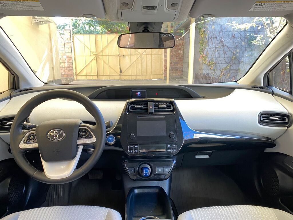 Toyota Prius: 2016 г., Автомат, Гибрид, Хэтчбэк: фото 7