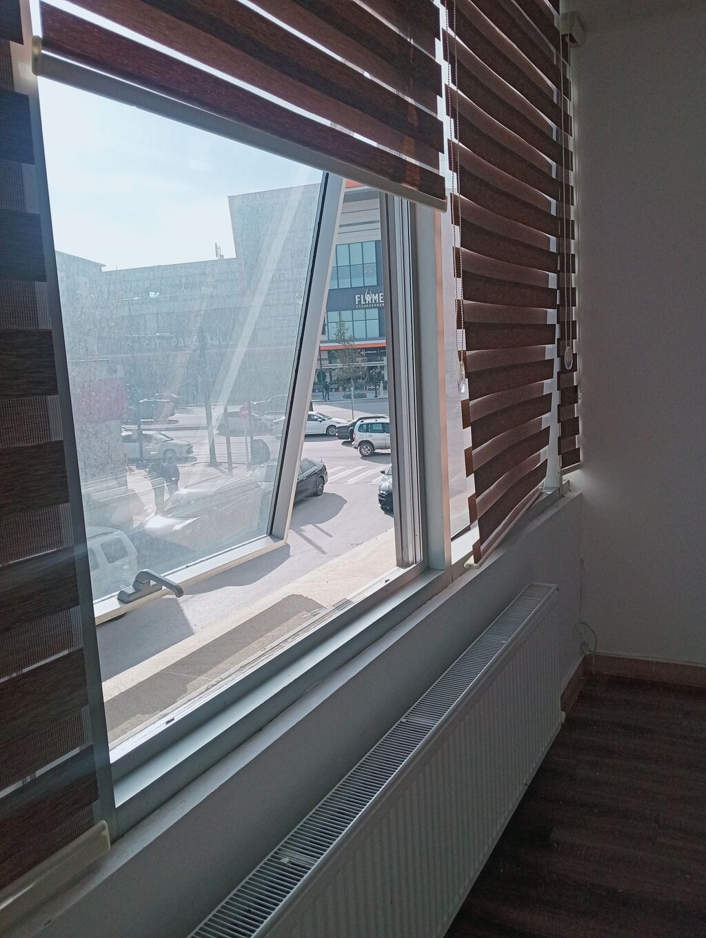 İcarəyə verilən ofis sahəsi. Babek pr 31, ağ şəhər ctiy park ilə