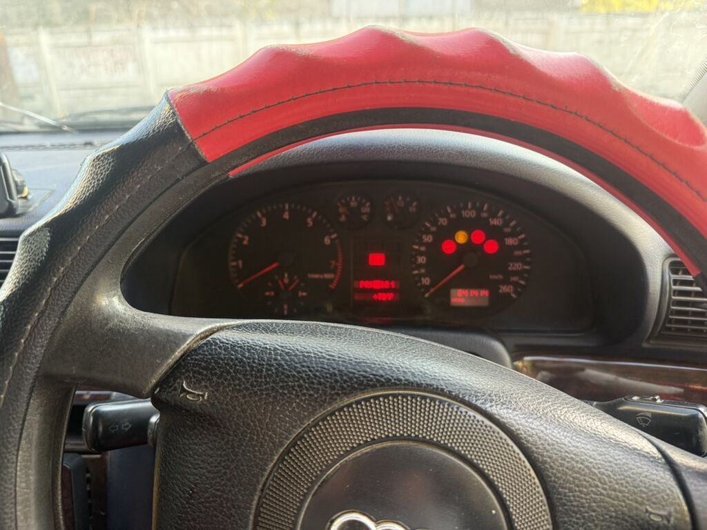 Audi A4: 1998 г., 1.8 л, Автомат, Бензин, Седан: фото 8