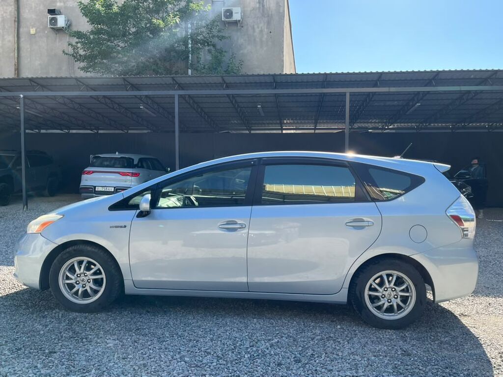Toyota Prius V: 2013 г., 1.8 л, Вариатор, Гибрид, Универсал: фото 5
