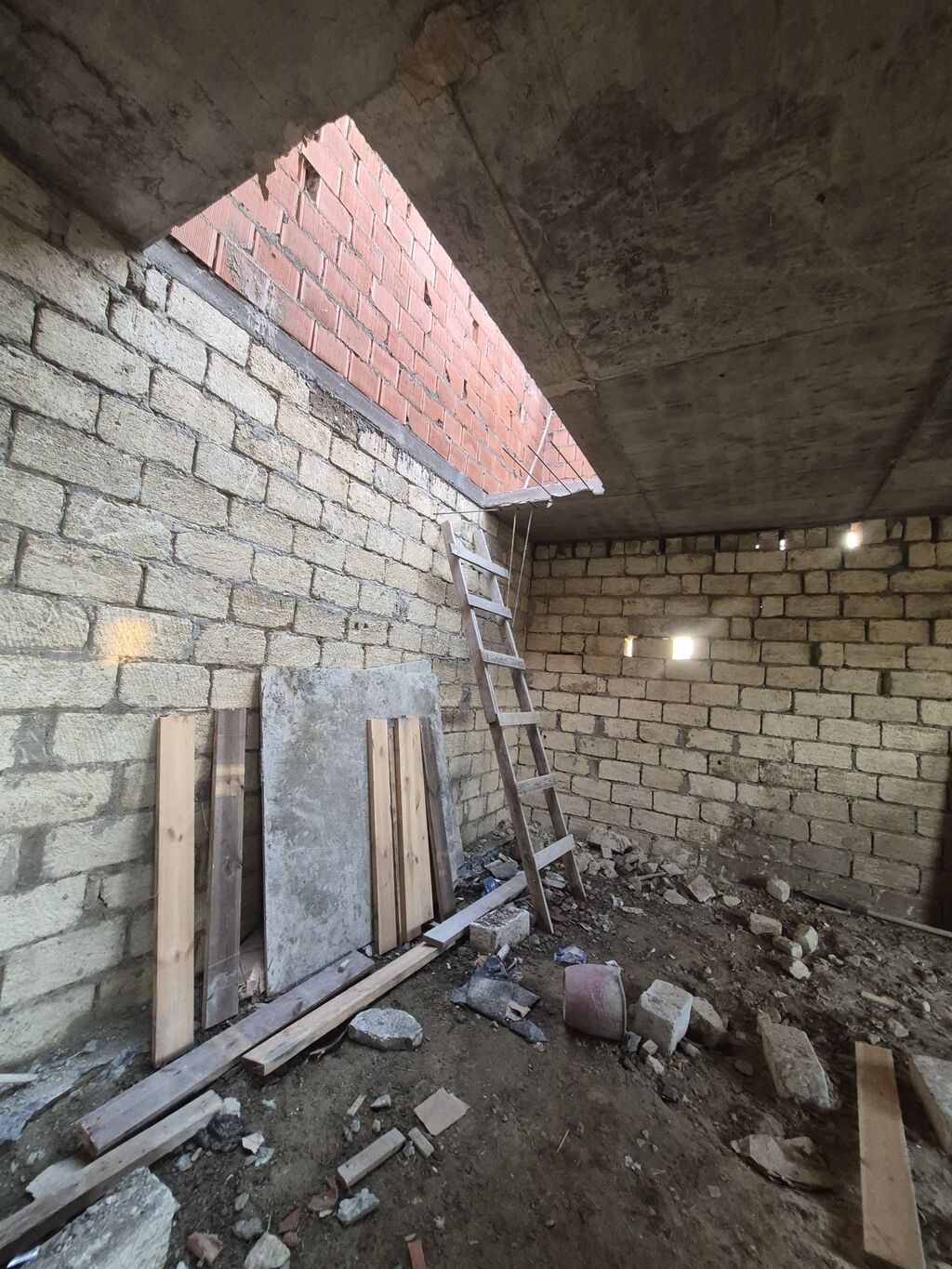 4 otaqlı, 90 kv. m, Kredit yoxdur, Təmirsiz