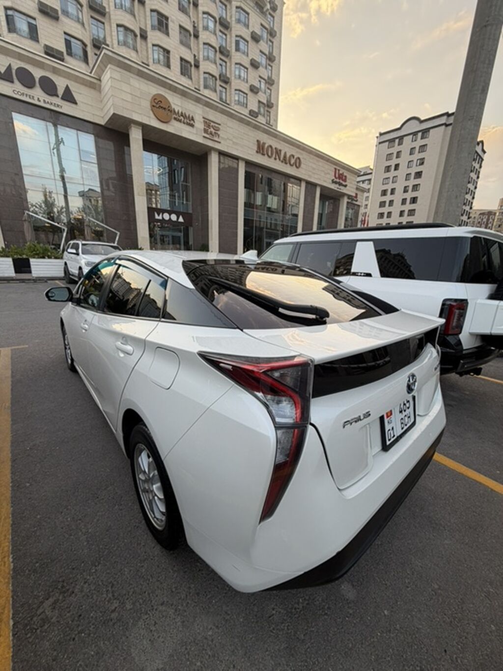 Toyota Prius: 2017 г., 1.8 л, Вариатор, Гибрид, Лифтбек: фото 5