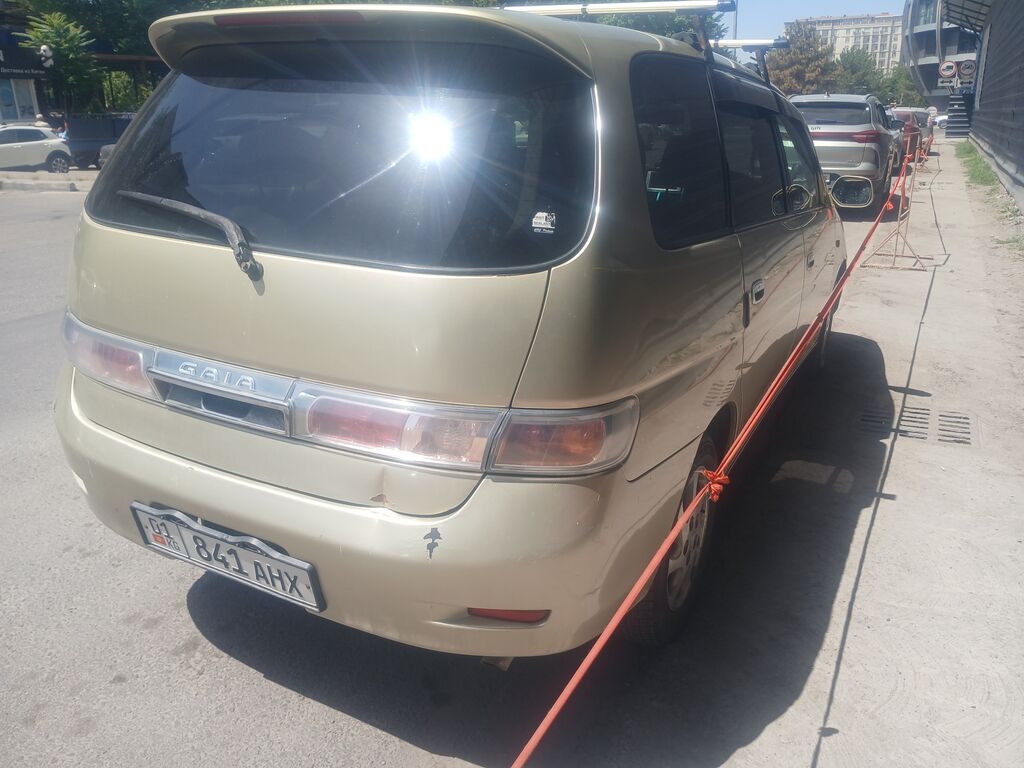 Toyota Ipsum: 1999 г., Автомат, Бензин, Минивэн: фото 5