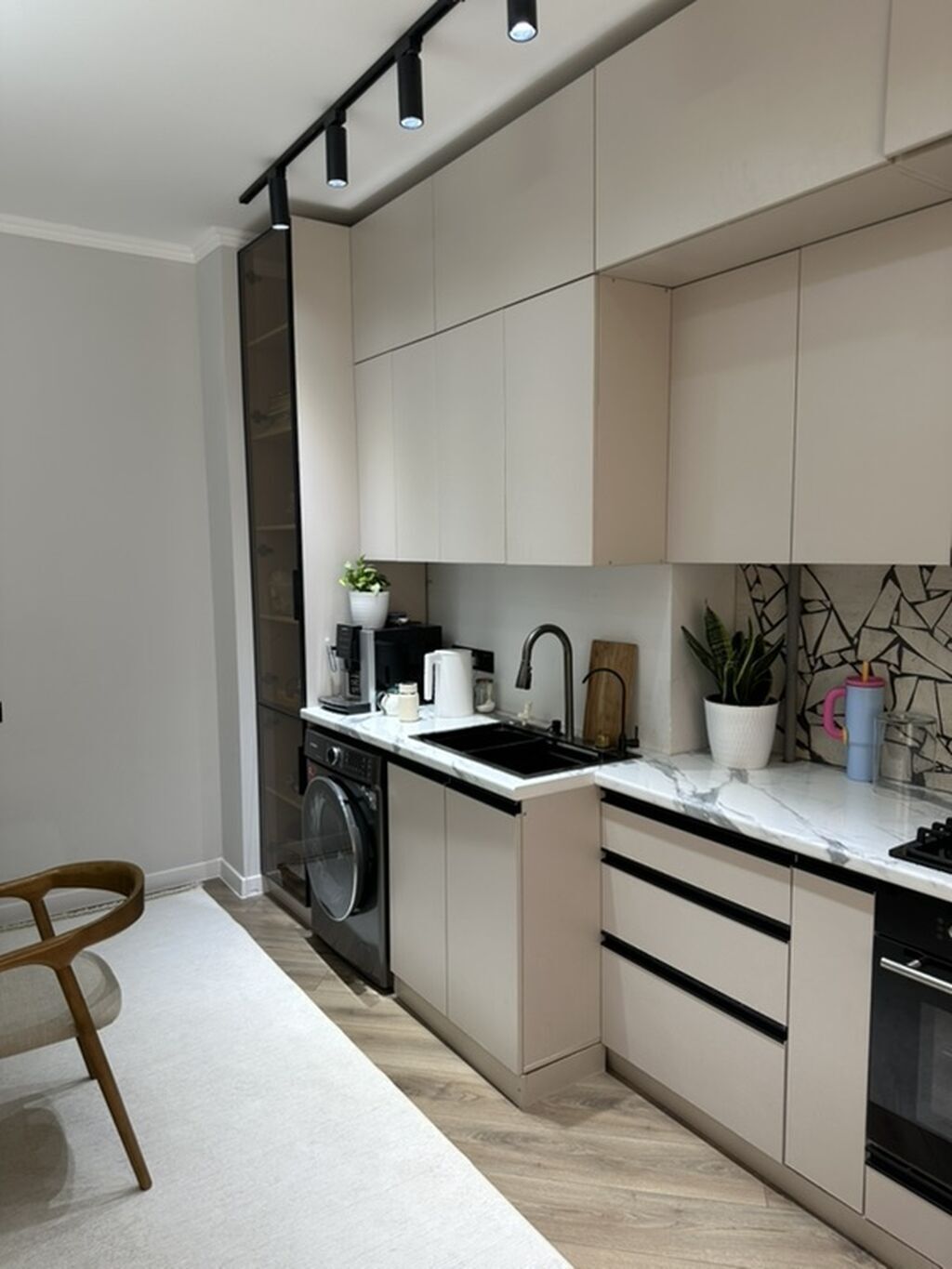 1 комната, 43 м², Асанбай мкр Элитка, 7 этаж, Евроремонт: фото 2