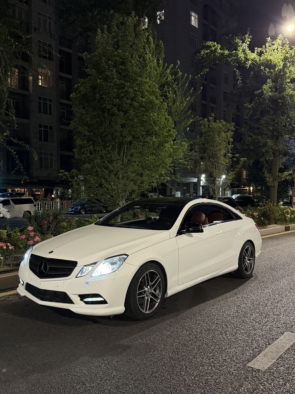 Mercedes-Benz E-Class: 2012 г., 1.8 л, Автомат, Бензин, Купе: фото 1