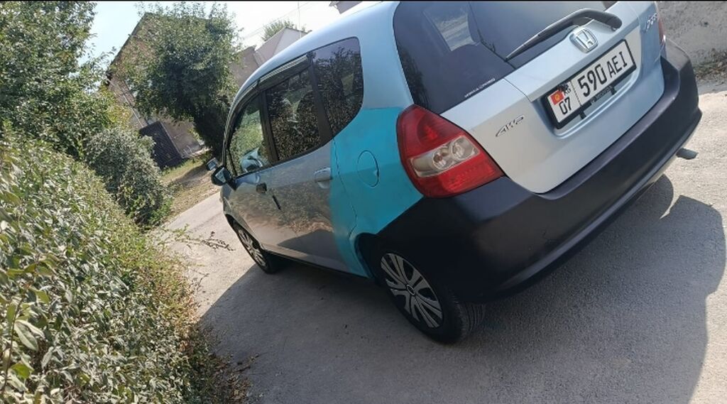 Honda Jazz: 2004 г., 1.3 л, Автомат, Бензин, Хэтчбэк: фото 2