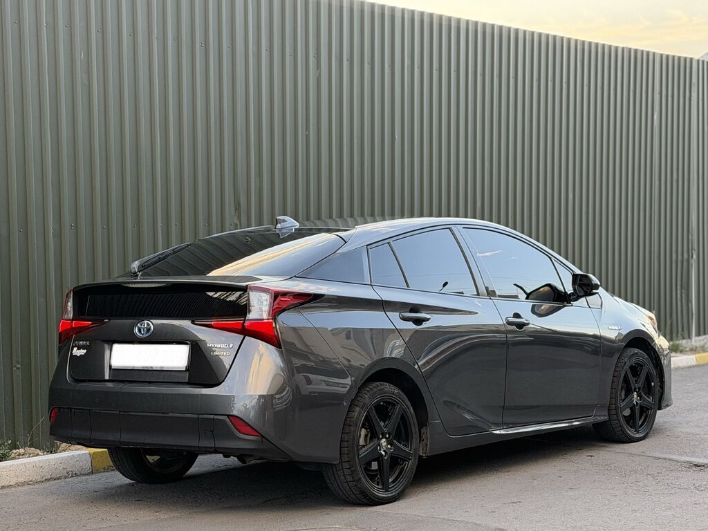 Toyota Prius: 2019 г., 1.8 л, Робот, Гибрид: фото 5