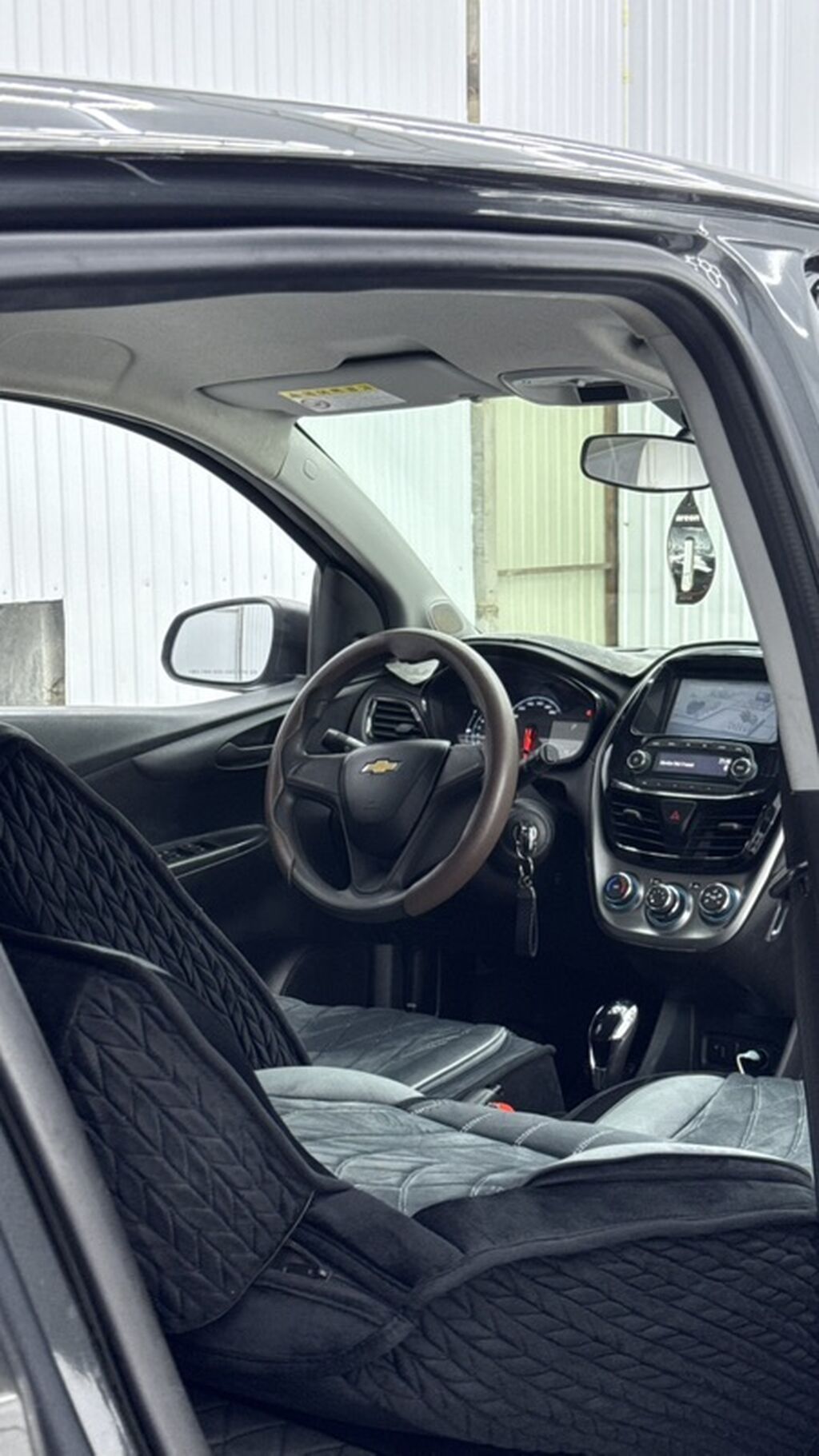 Chevrolet Spark: 2017 г., 1 л, Автомат, Бензин, Хэтчбэк: фото 8