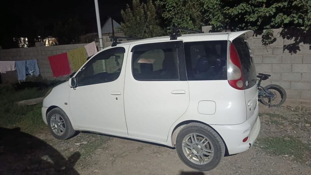 Toyota Funcargo: 2000 г., 1.3 л, Автомат, Бензин, Минивэн: фото 3