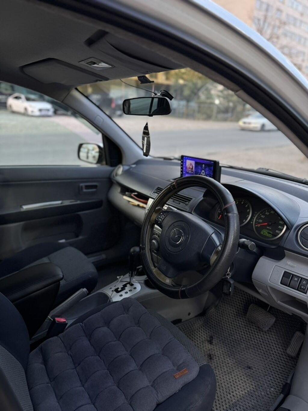 Mazda Demio: 2004 г., Хэтчбэк: фото 6