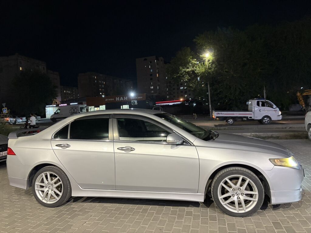 Honda Accord: 2003 г., 2 л, Автомат, Бензин, Седан: фото 1