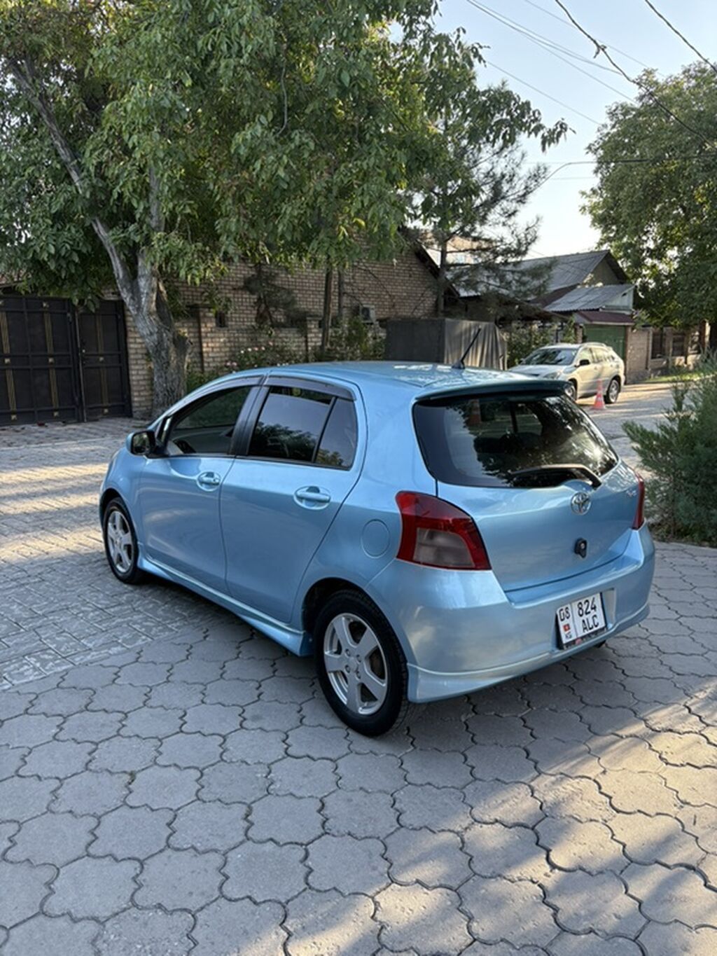 Toyota Vitz: 2005 г., 1.5 л, Автомат, Бензин, Хэтчбэк: фото 4