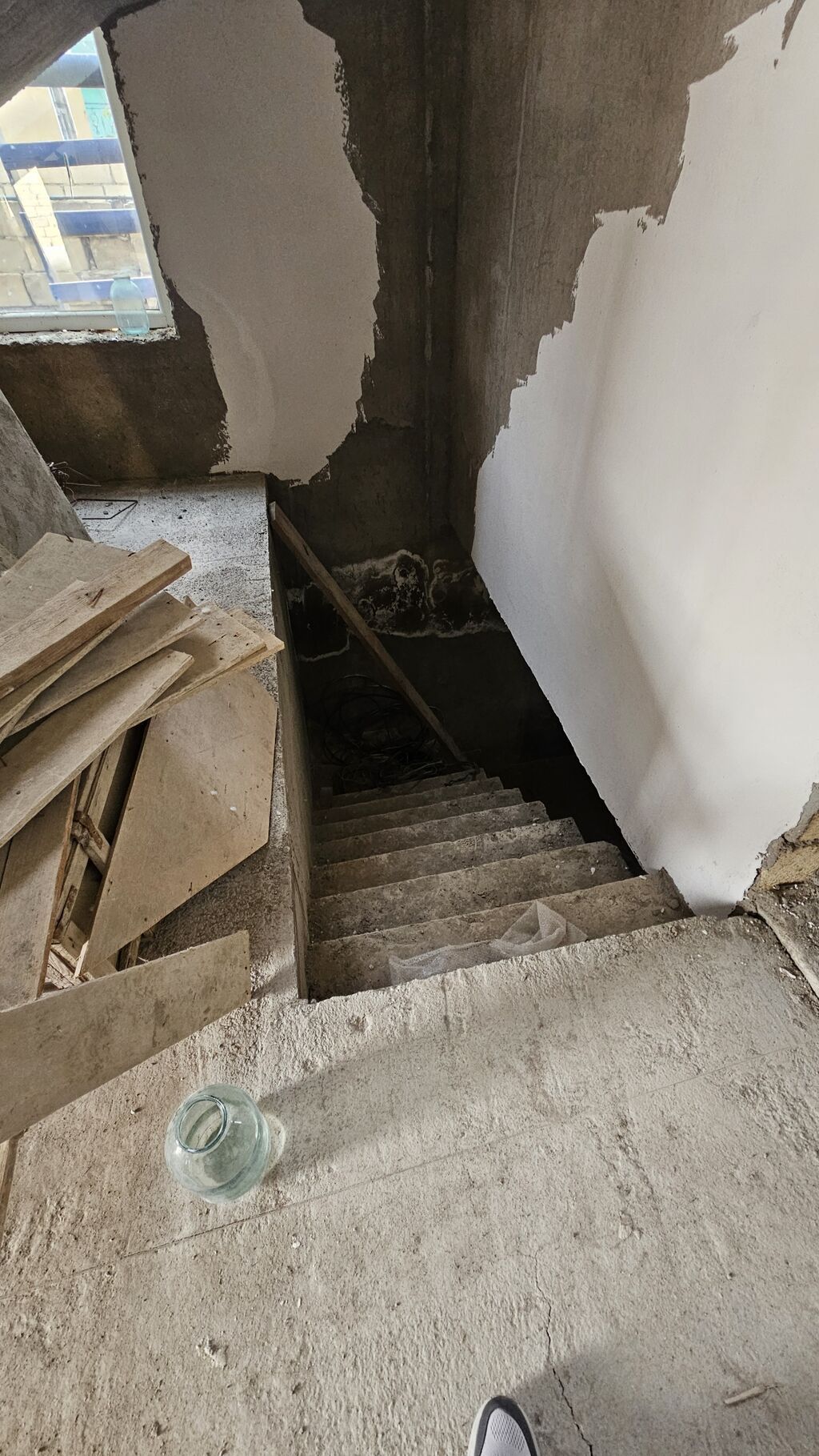 9 otaq, 299 kv. m, Təmirsiz