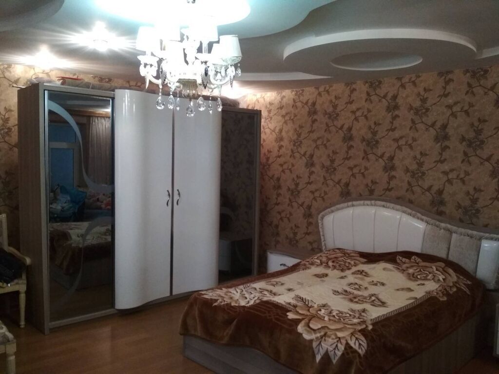 3 otaqlı, 135 kv. m, Orta təmir