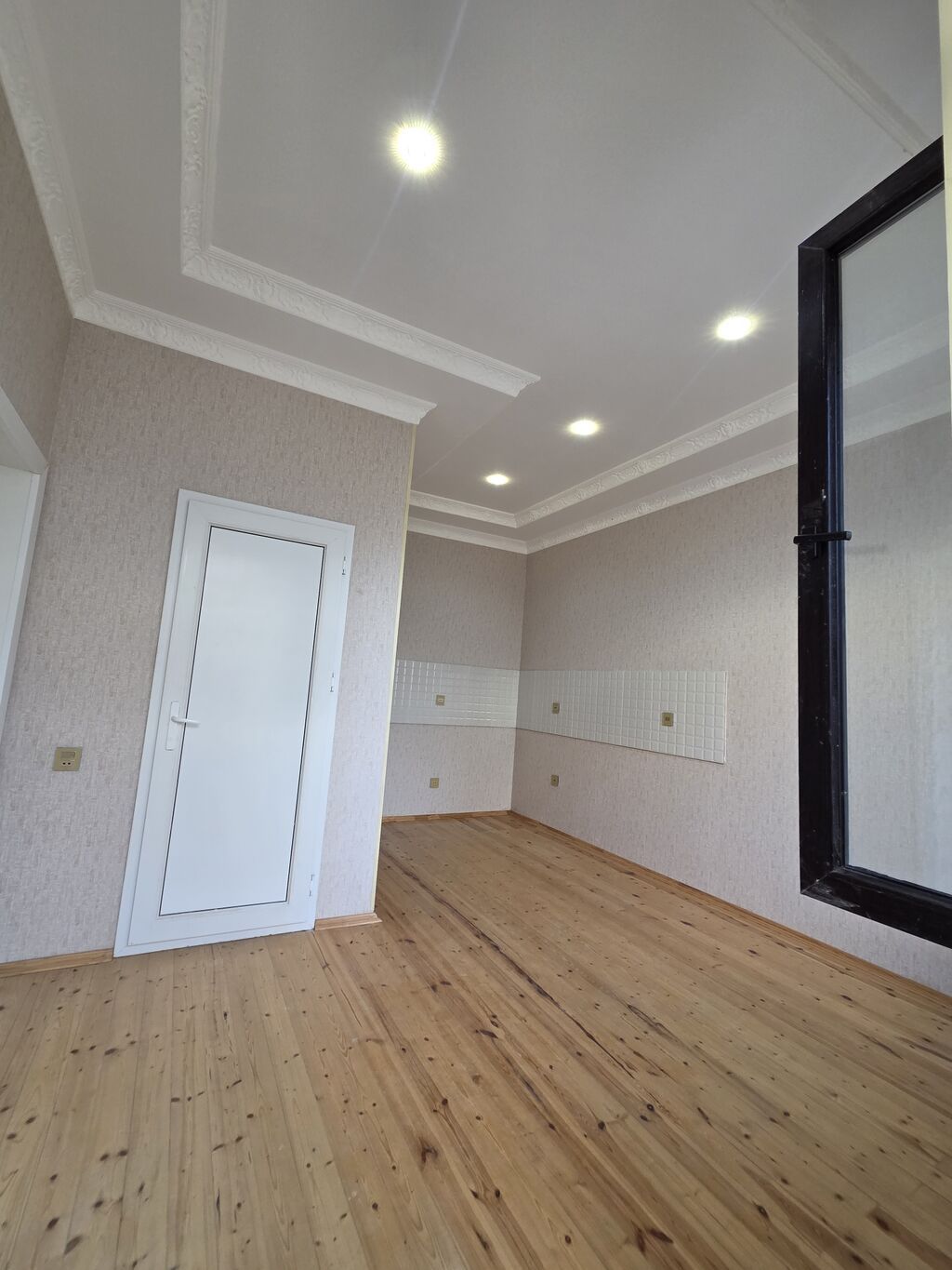 2 otaqlı, 73 kv. m, Yeni təmirli