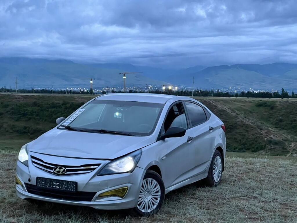 Hyundai Solaris: 2015 г., 1.5 л, Механика, Бензин, Седан: фото 4