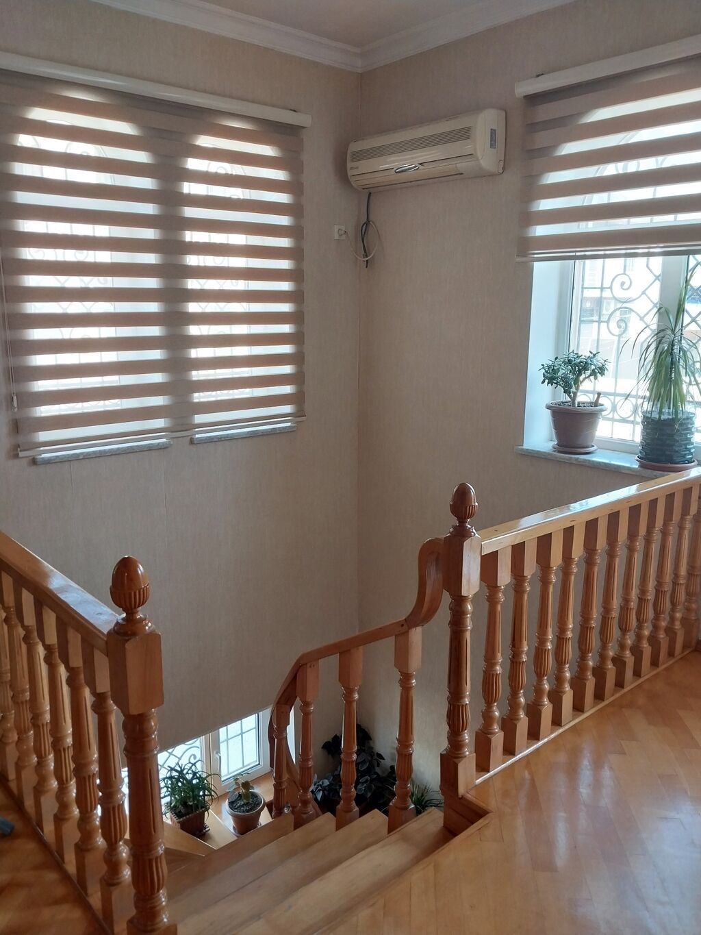 Bakıxanov qəs. 4 otaqlı, 190 kv. m, Orta təmir